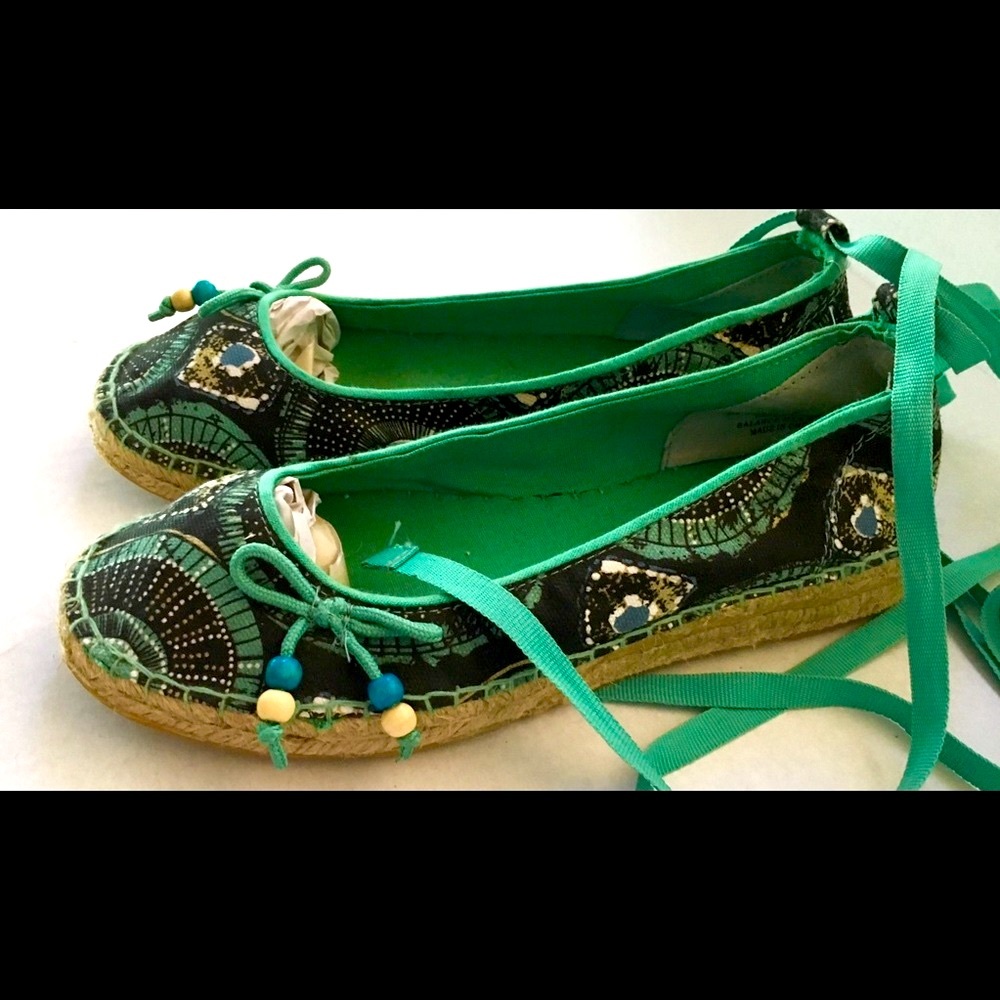 DeLiA*s Espadrille Flats Women’s Sz 6.5 Lace-Up Beaded Boho Tribal Print Shoes